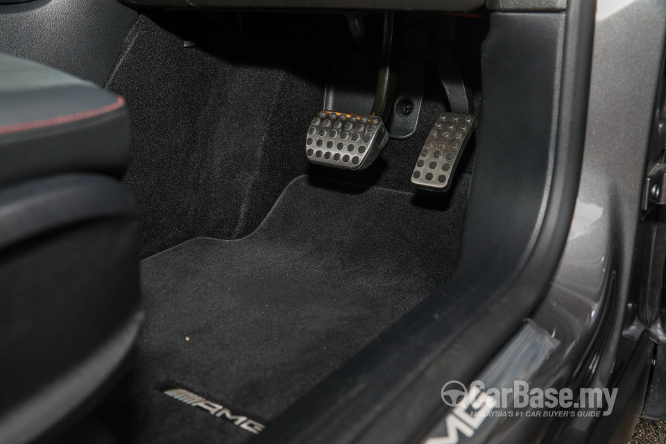 Mercedes-Benz AMG GLB X247 (2020) Interior