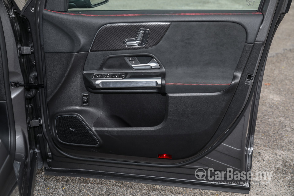 Mercedes-Benz AMG GLB X247 (2020) Interior