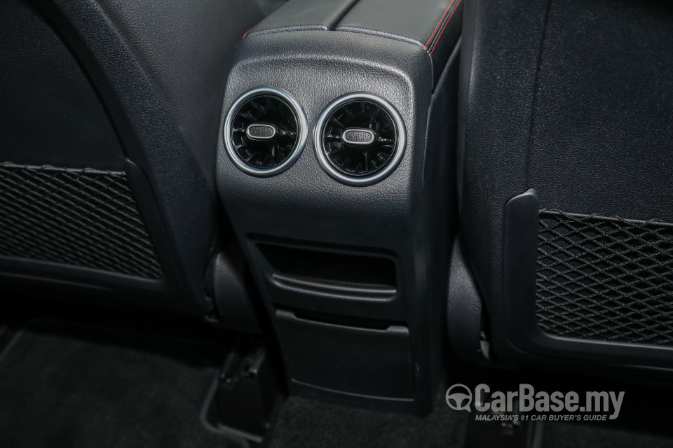 Mercedes-Benz AMG GLB X247 (2020) Interior
