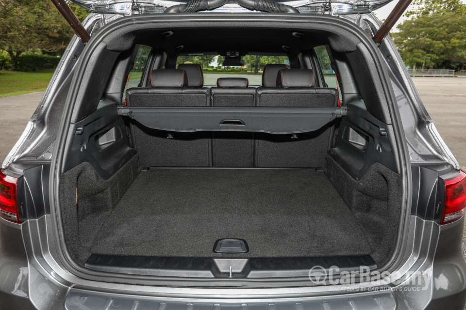 Mercedes-Benz AMG GLB X247 (2020) Interior