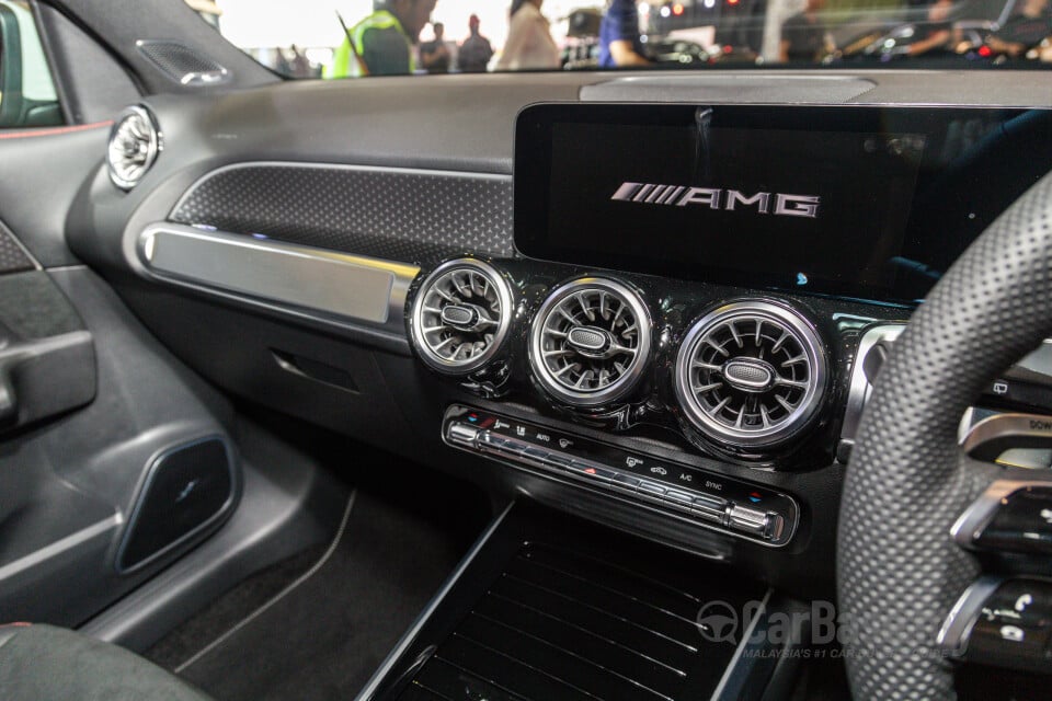 Mercedes-Benz AMG GLB X247 Facelift (2024) Interior