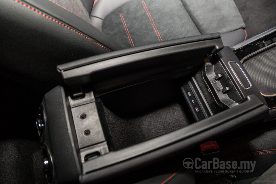Mercedes-Benz AMG GLB X247 Facelift (2024) Interior
