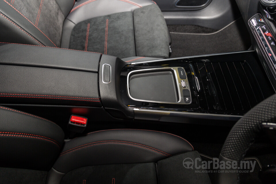 Mercedes-Benz AMG GLB X247 Facelift (2024) Interior