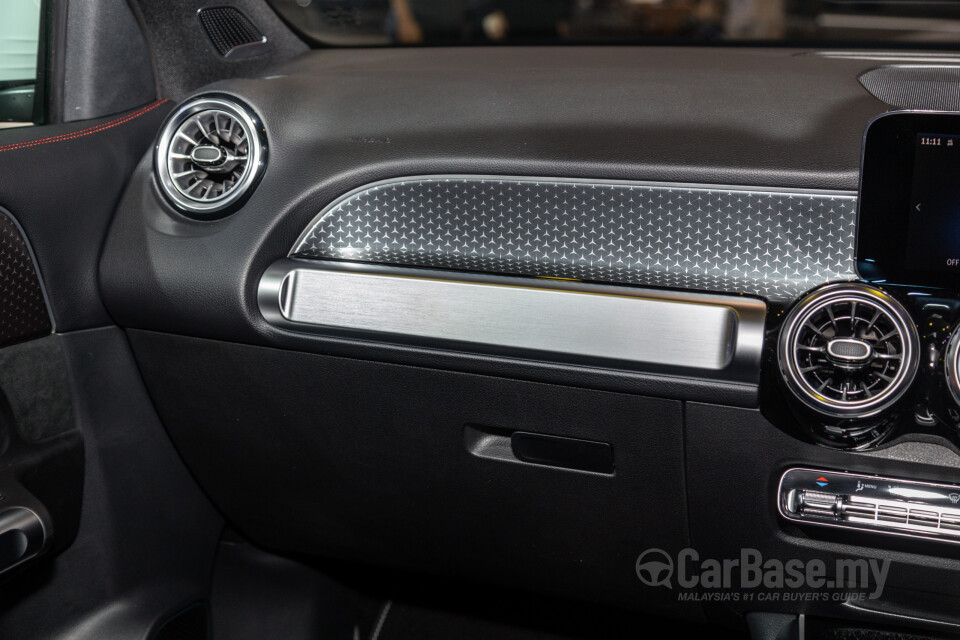 Mercedes-Benz AMG GLB X247 Facelift (2024) Interior