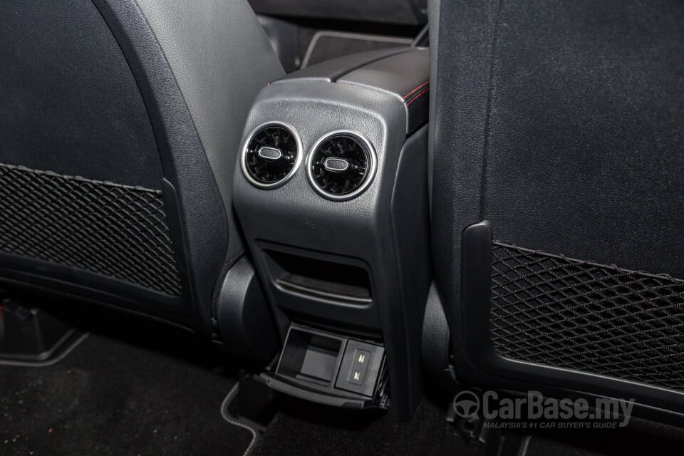 Mercedes-Benz AMG GLB X247 Facelift (2024) Interior