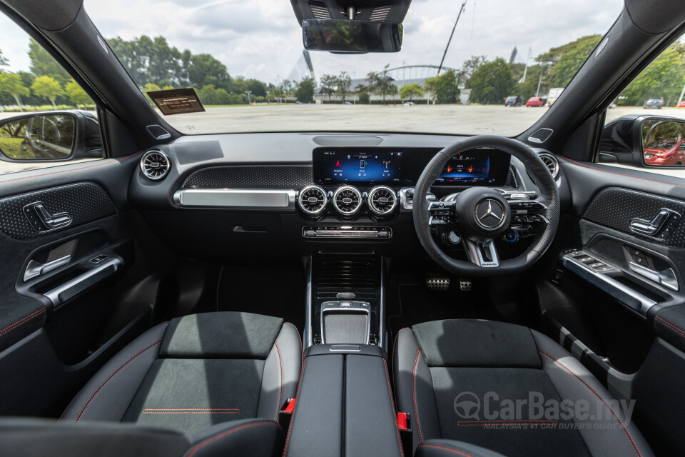 Mercedes-Benz AMG GLB X247 Facelift (2024) Interior