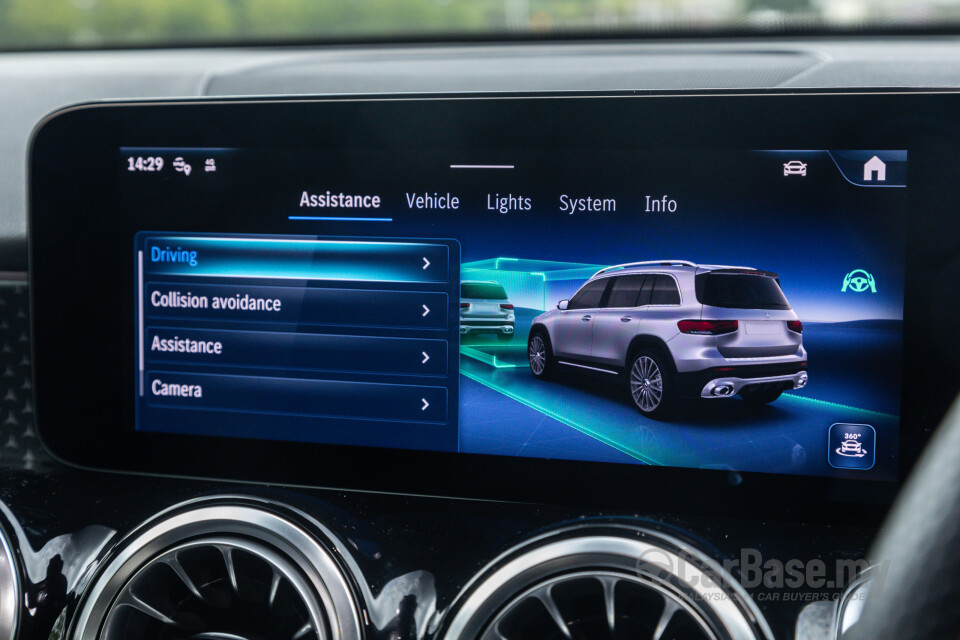 Mercedes-Benz AMG GLB X247 Facelift (2024) Interior