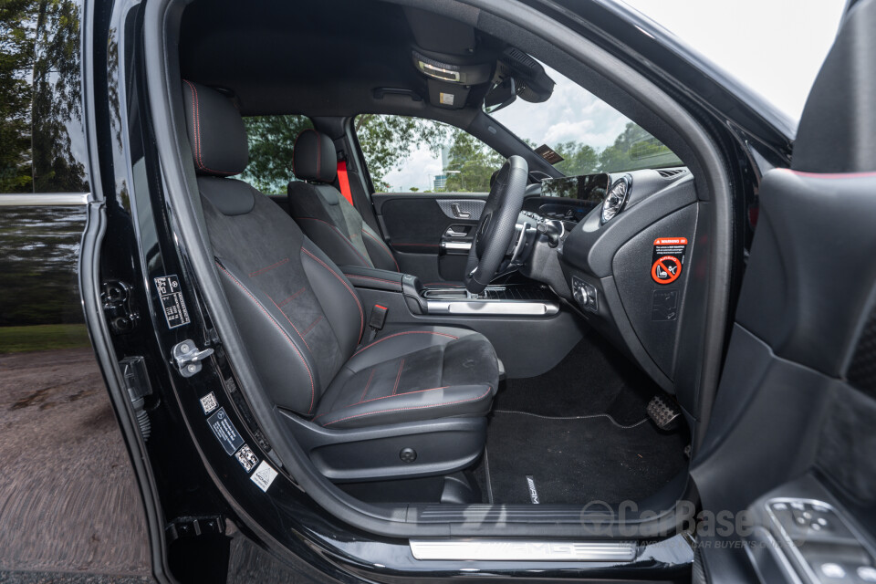 Mercedes-Benz AMG GLB X247 Facelift (2024) Interior