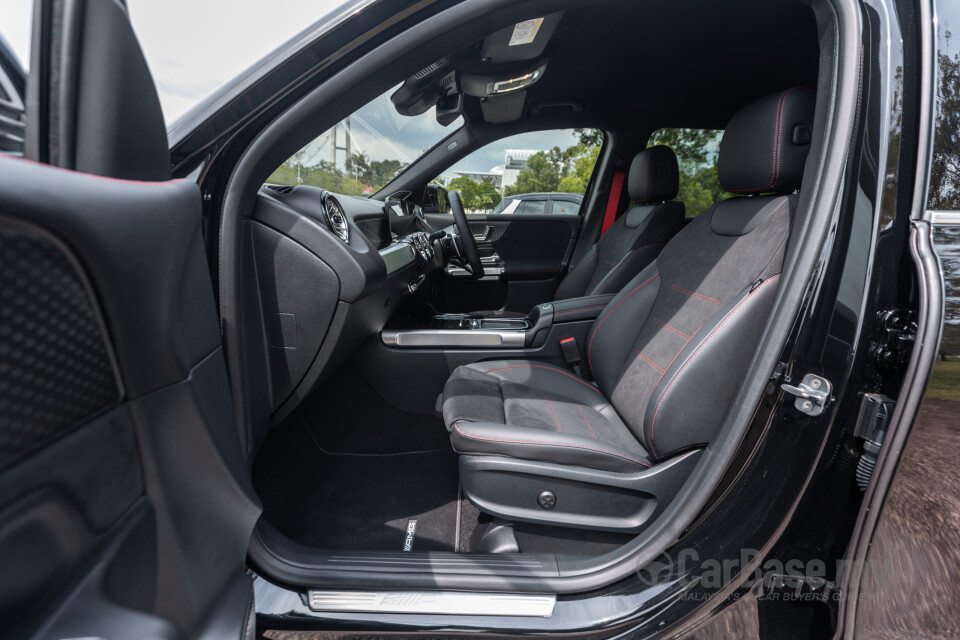 Mercedes-Benz AMG GLB X247 Facelift (2024) Interior