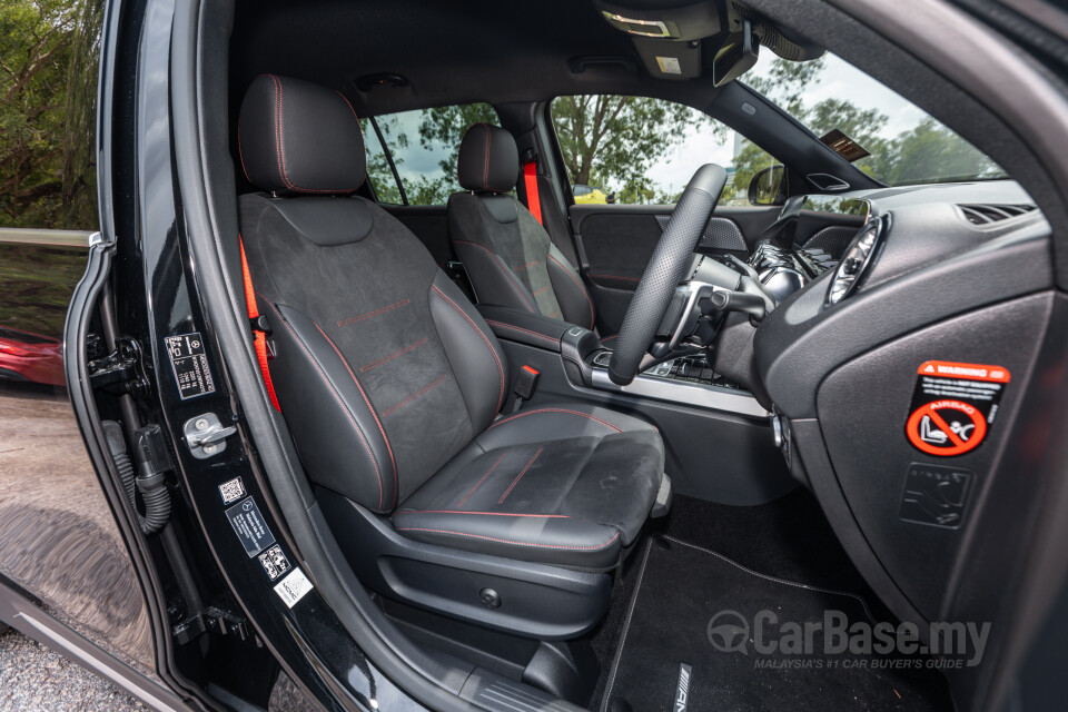 Mercedes-Benz AMG GLB X247 Facelift (2024) Interior