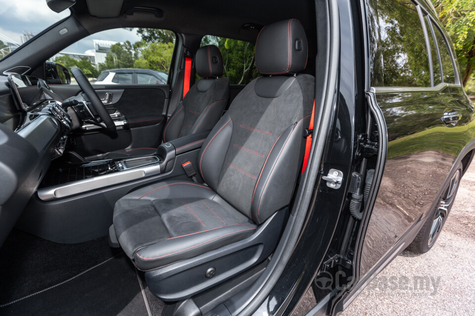 Mercedes-Benz AMG GLB X247 Facelift (2024) Interior