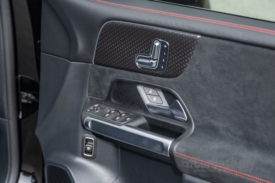 Mercedes-Benz AMG GLB X247 Facelift (2024) Interior