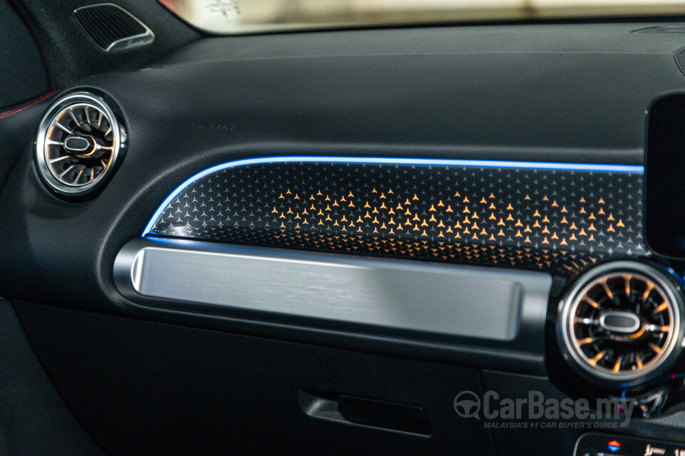 Mercedes-Benz AMG GLB X247 Facelift (2024) Interior