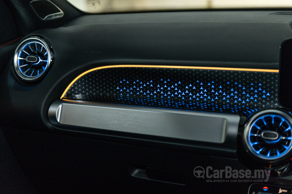 Mercedes-Benz AMG GLB X247 Facelift (2024) Interior