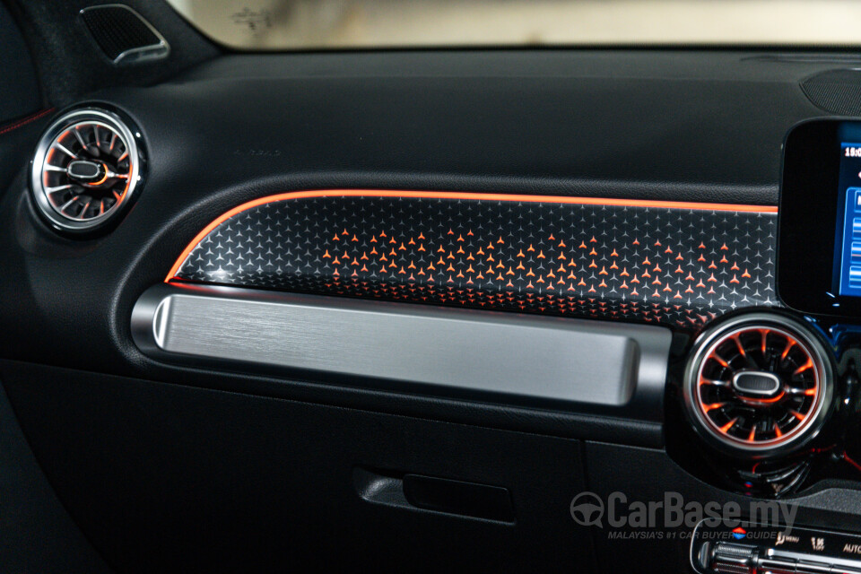 Mercedes-Benz AMG GLB X247 Facelift (2024) Interior