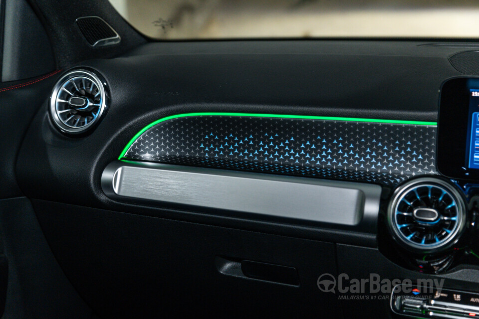 Mercedes-Benz AMG GLB X247 Facelift (2024) Interior