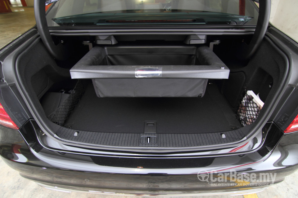 Mercedes-Benz E-Class W212 Facelift (2013) Interior