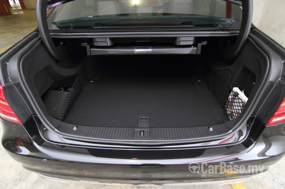 Mercedes-Benz E-Class W212 Facelift (2013) Interior