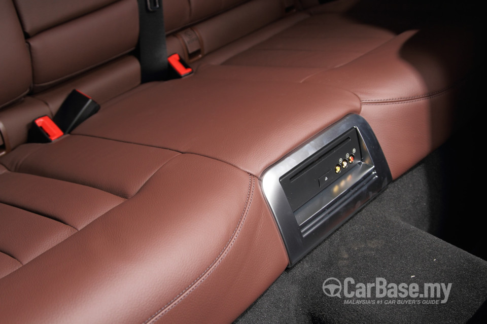 Mercedes-Benz E-Class W212 Facelift (2013) Interior