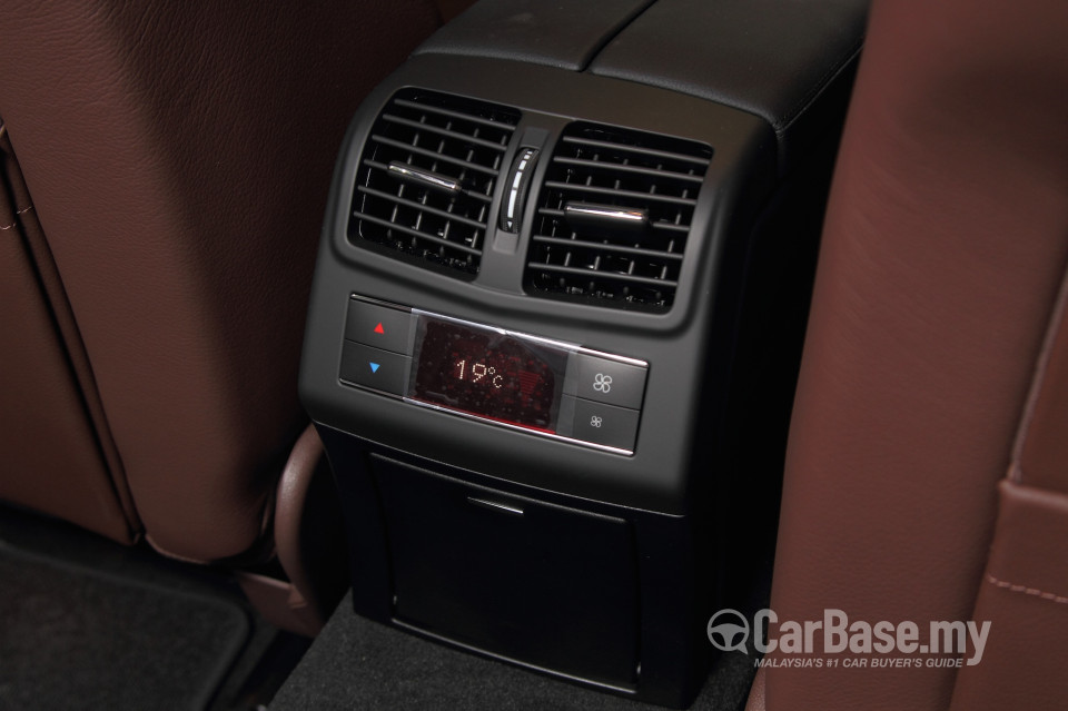 Mercedes-Benz E-Class W212 Facelift (2013) Interior