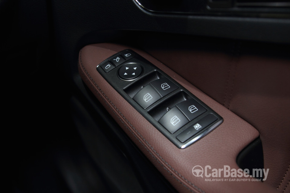 Mercedes-Benz E-Class W212 Facelift (2013) Interior