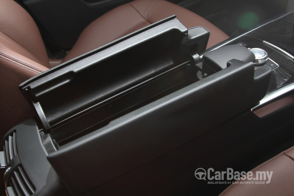 Mercedes-Benz E-Class W212 Facelift (2013) Interior