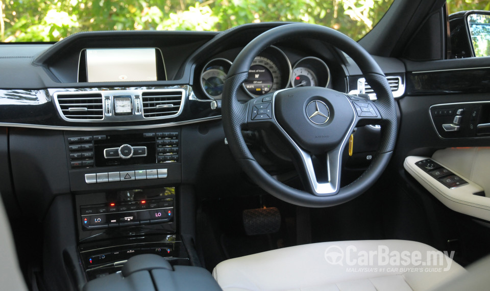Mercedes-Benz E-Class W212 Facelift (2013) Interior