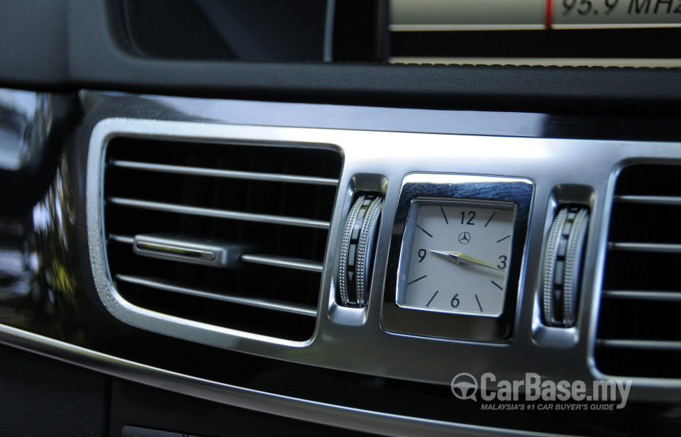 Mercedes-Benz E-Class W212 Facelift (2013) Interior