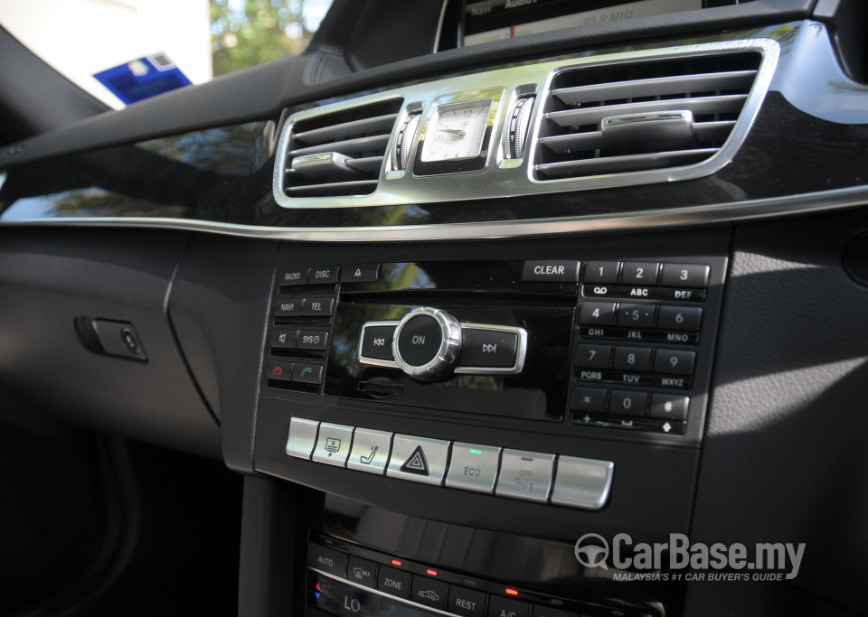 Mercedes-Benz E-Class W212 Facelift (2013) Interior