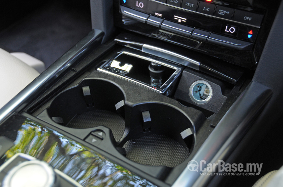 Mercedes-Benz E-Class W212 Facelift (2013) Interior