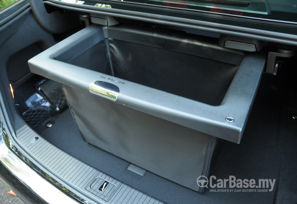 Mercedes-Benz E-Class W212 Facelift (2013) Interior