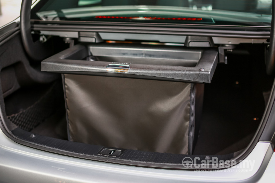 Mercedes-Benz E-Class W212 Facelift (2013) Interior