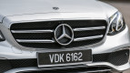 Mercedes-Benz E-Class Exterior photo