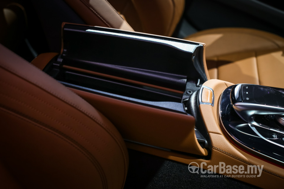 Mercedes-Benz E-Class W213 (2016) Interior