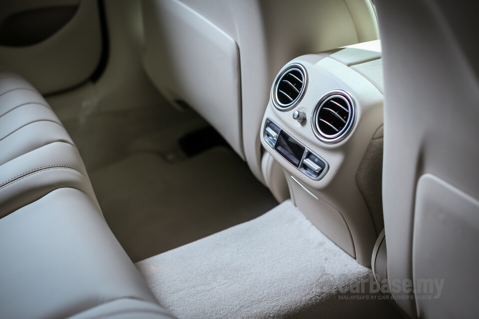 Chevrolet Cruze J300 (2012) Interior