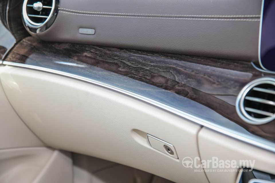 Mercedes-Benz E-Class W213 (2016) Interior