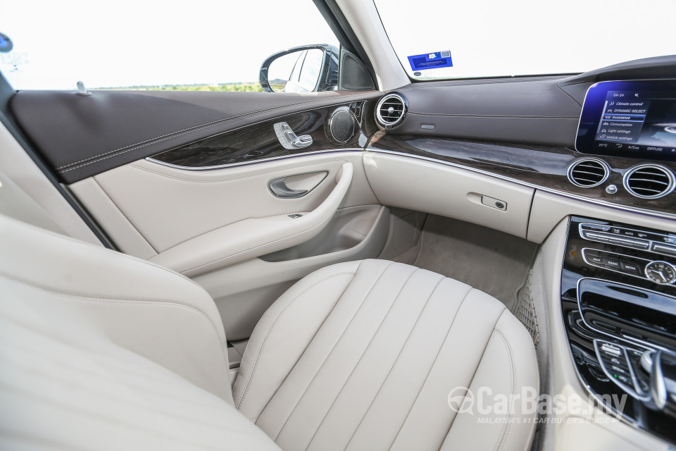Mercedes-Benz E-Class W213 (2016) Interior