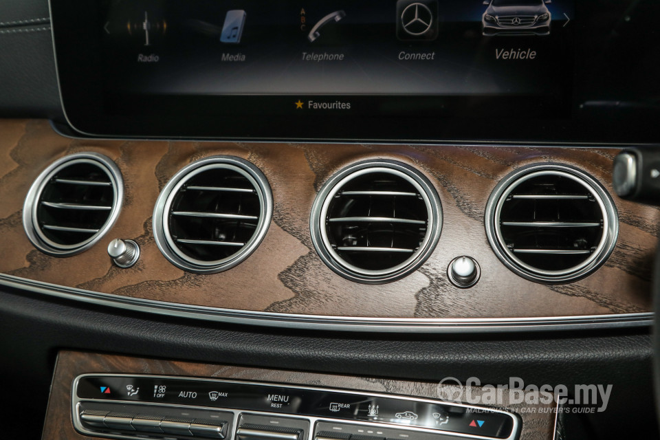 Mercedes-Benz E-Class W213 (2016) Interior