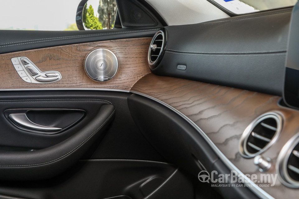 Mercedes-Benz E-Class W213 (2016) Interior