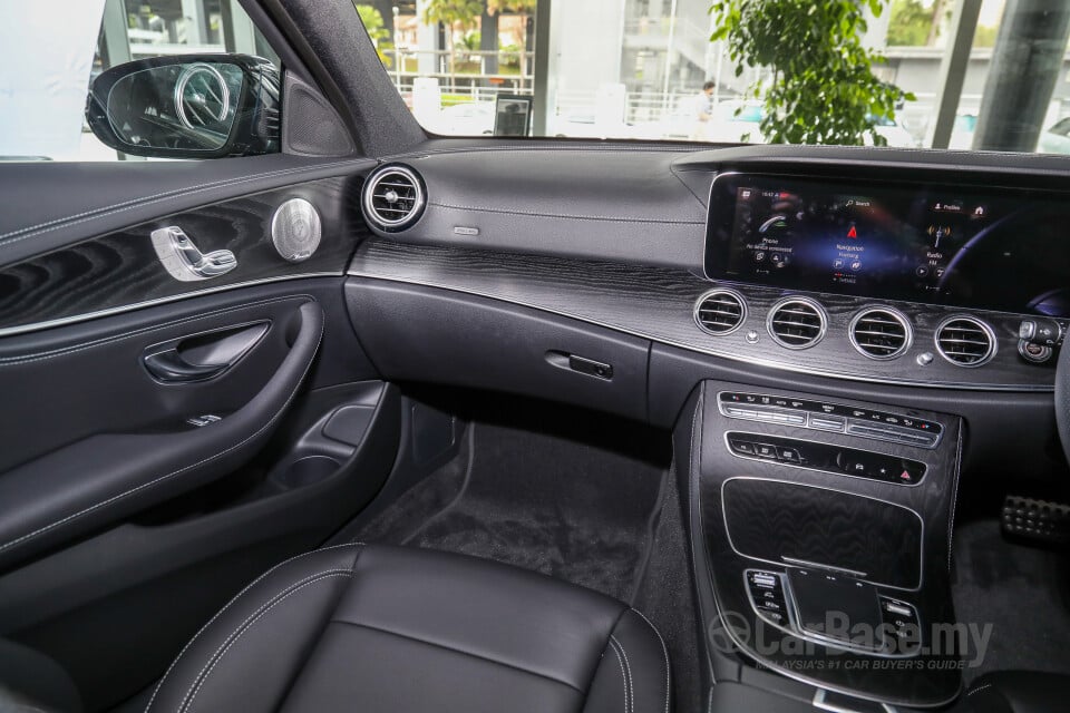 Mercedes-Benz E-Class W213 Facelift (2021) Interior