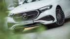 Mercedes-Benz E-Class Exterior photo