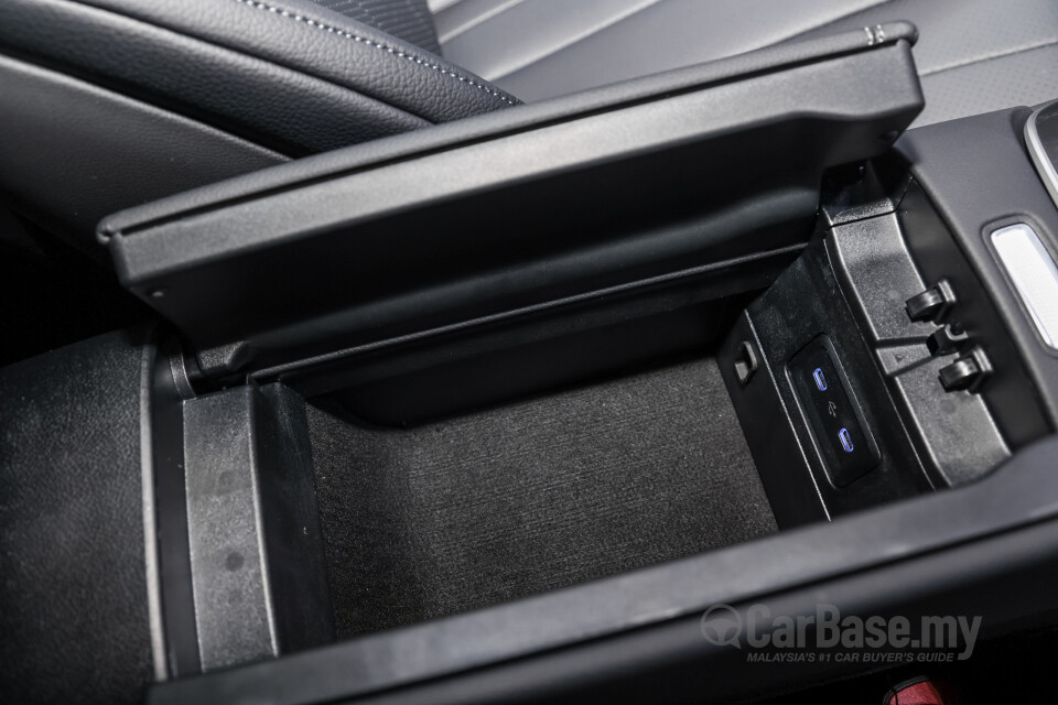 Mercedes-Benz E-Class W214 (2024) Interior