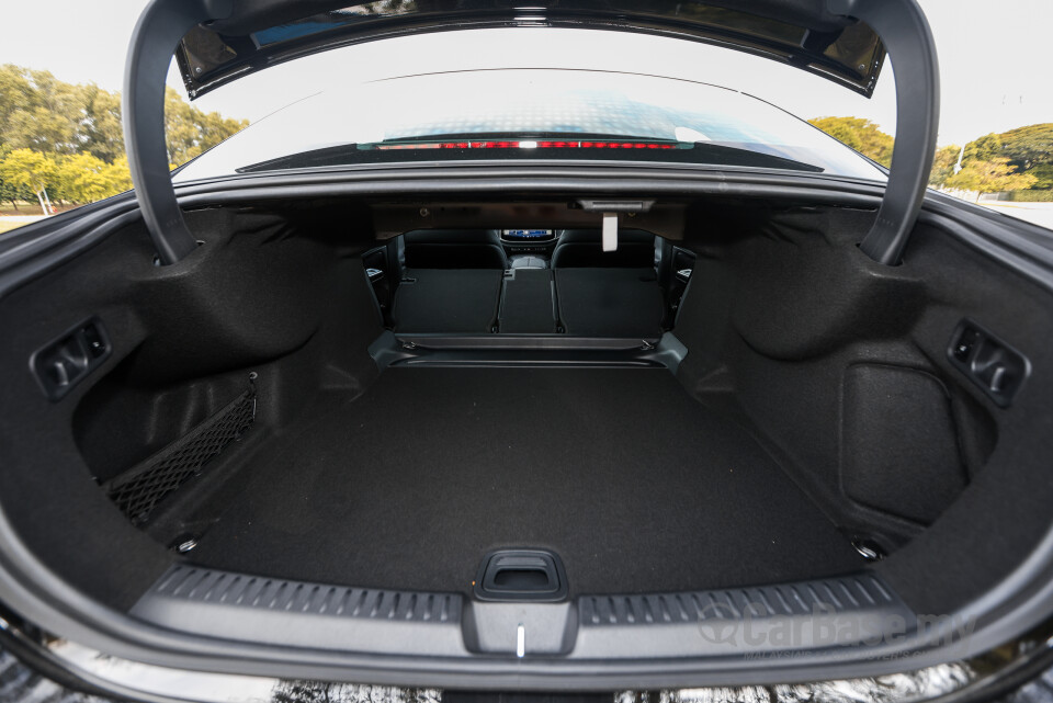 Mercedes-Benz E-Class W214 (2024) Interior