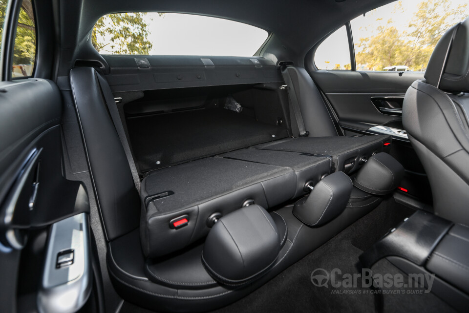 Mercedes-Benz E-Class W214 (2024) Interior