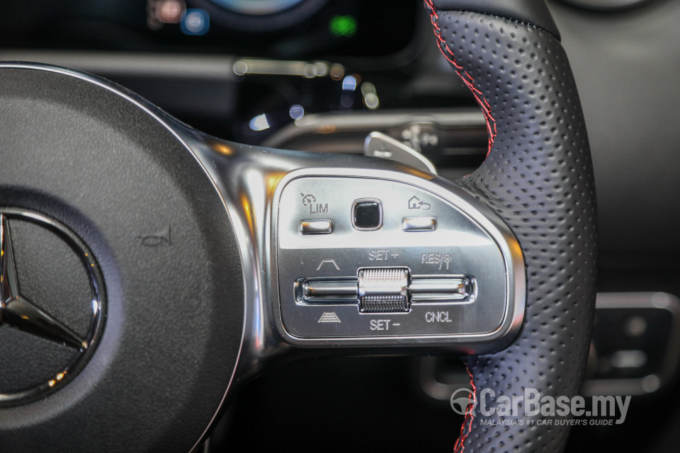 Mercedes-Benz EQA H243 (2022) Interior