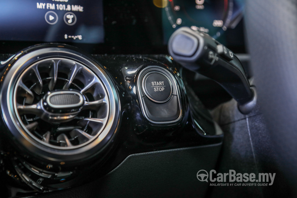 Mercedes-Benz EQA H243 (2022) Interior