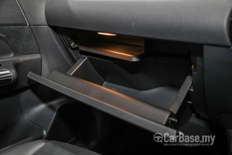 Mercedes-Benz EQA H243 (2022) Interior