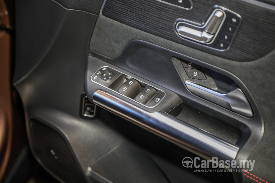 Mercedes-Benz EQA H243 (2022) Interior