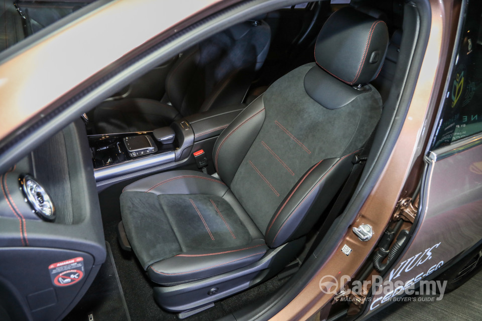 Mercedes-Benz EQA H243 (2022) Interior