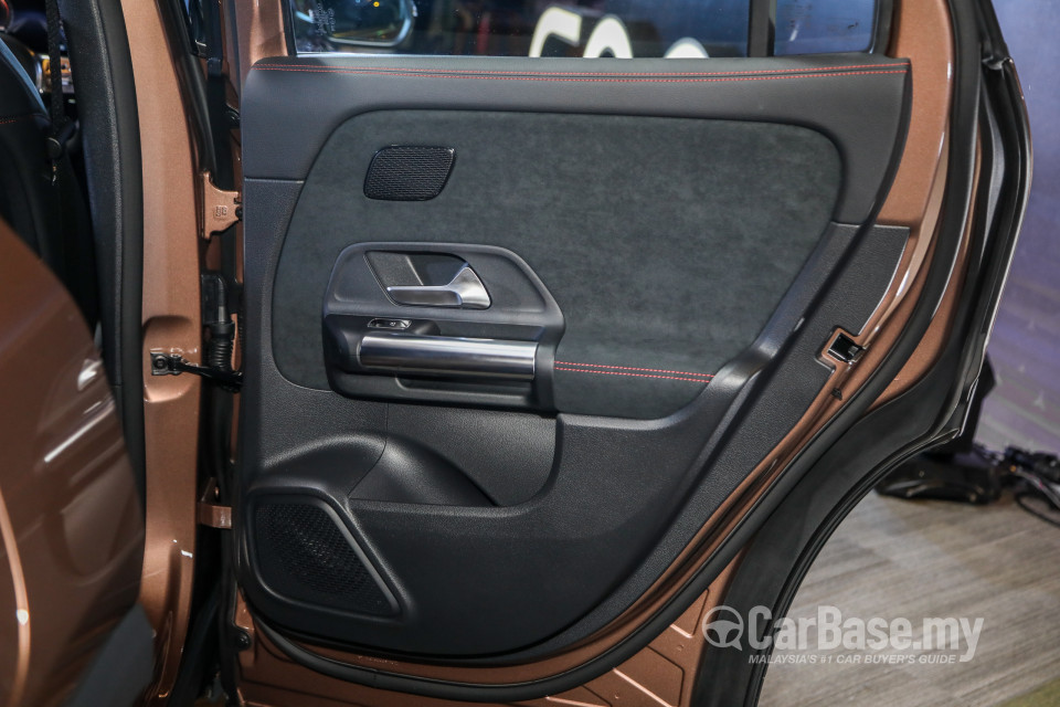 Mercedes-Benz EQA H243 (2022) Interior